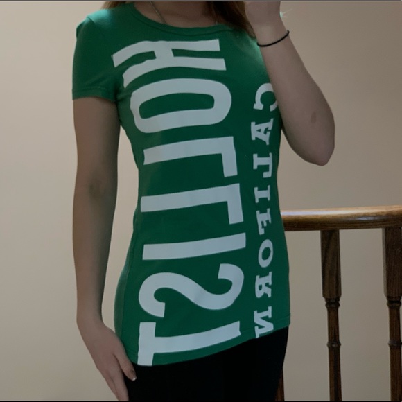 Hollister t-shirt - Picture 1 of 3